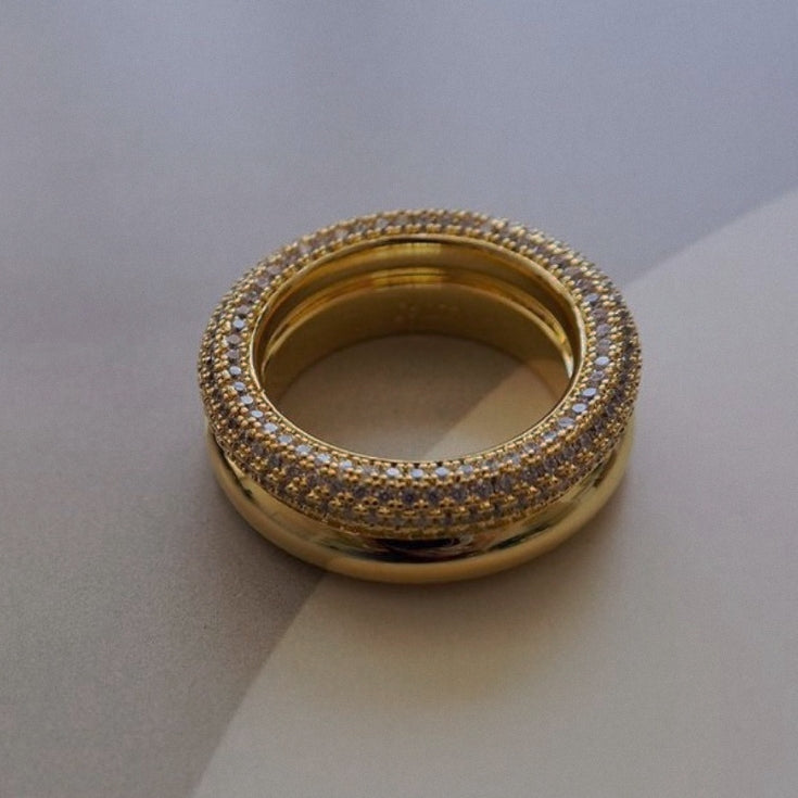 Stylish zirconium ring