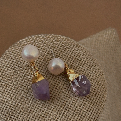 Seaside holiday style natural stone pearl earring