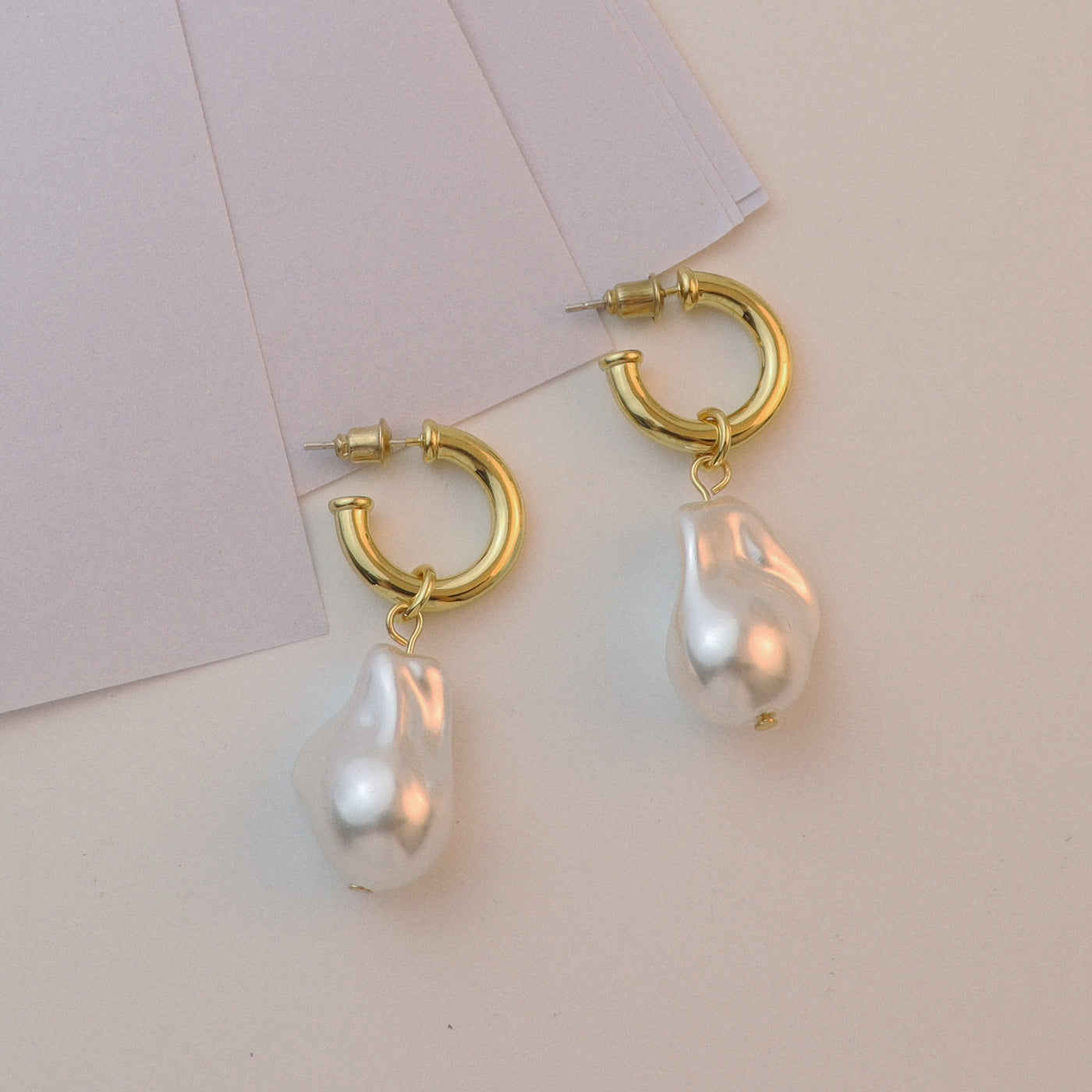 Baroque freshwater pearl earring