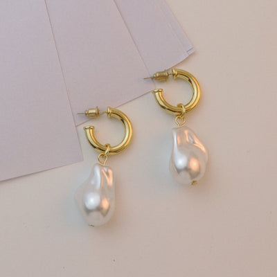 Baroque freshwater pearl earring