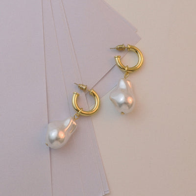 Baroque freshwater pearl earring