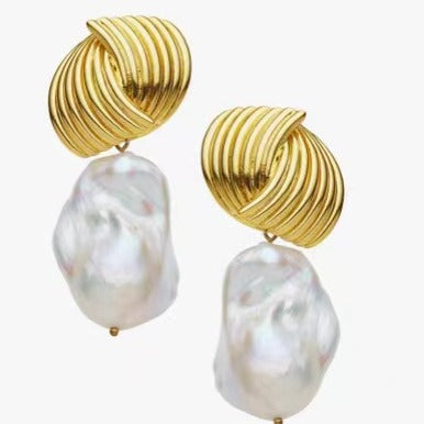 Striped texture interlaced pearl earring