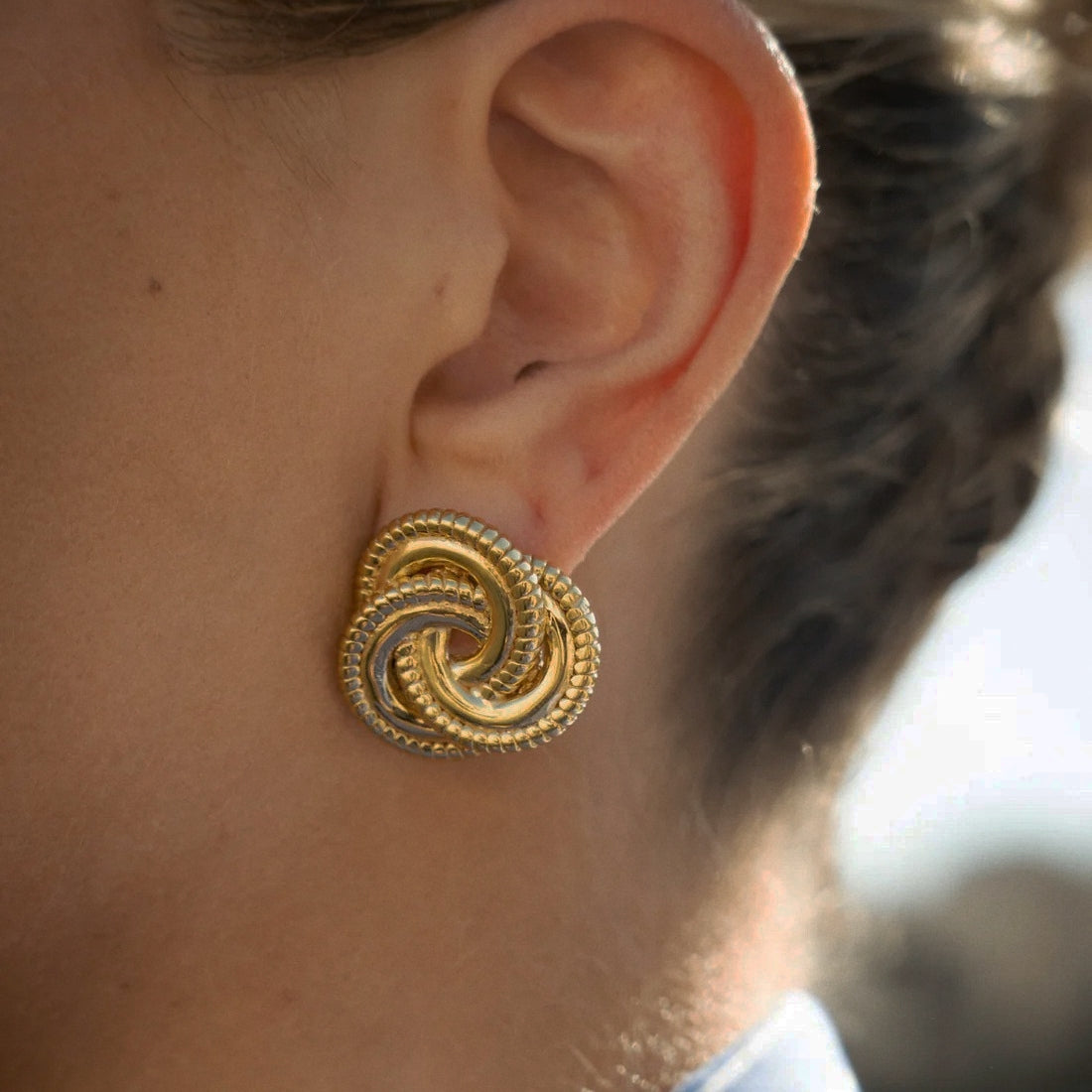 Conch irregular vortex earring