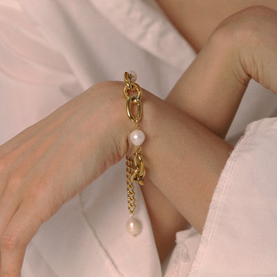 Baroque freshwater pearl bracelet