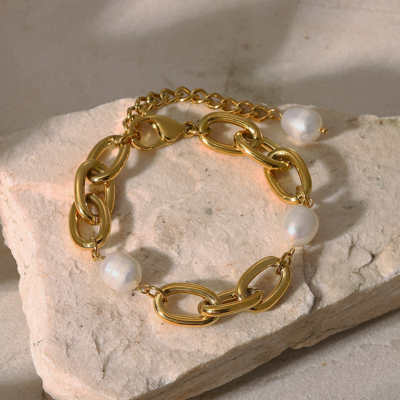 Baroque freshwater pearl bracelet