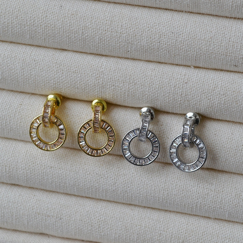 Stylish simple sparkle earring